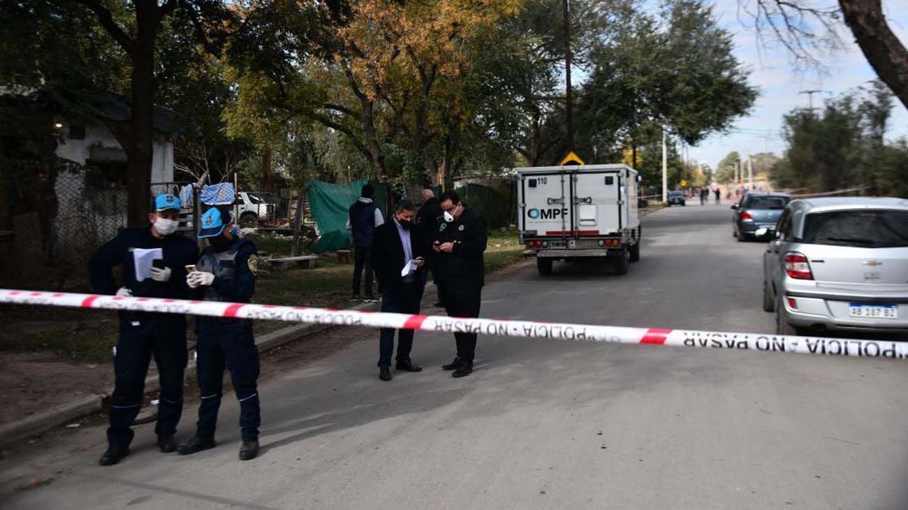 El basural lindero a un predio del Ejército donde fue hallado el cuerpo calcinado de la mujer.