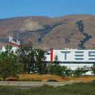 Tesla inicia producción en la planta de California a pesar de la prohibición