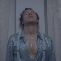 Lanzaron una vela con aroma a Harry Styles y se agotó a las pocas horas