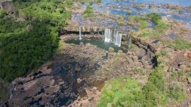 Así se ven las Cataratas del Iguazú durante la peor sequía en 90 años.