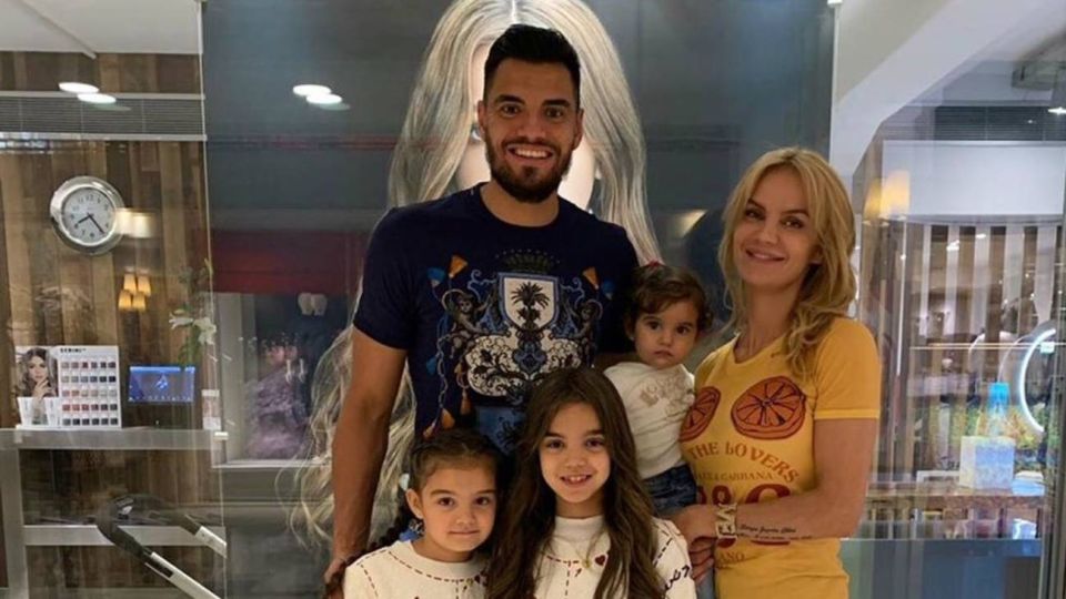 Denuncian a Eliana Guercio y Romero por instalar un parque temático en su casa