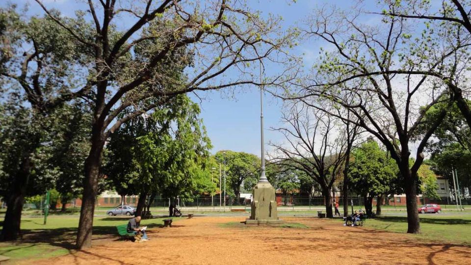 Plaza Ciudad de Banff, ícono de Versalles.
