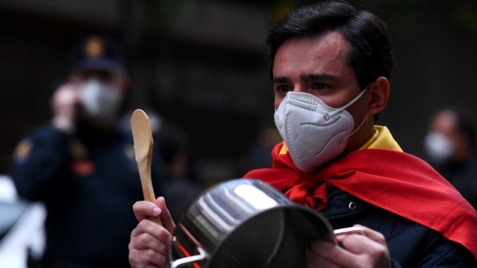 Cacerolazo contra el Gobierno español por el manejo de la crisis del coronavirus