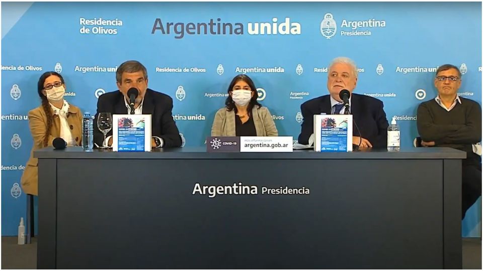Los ministros Roberto Salvarezza y Ginés González García dieron el anuncio.