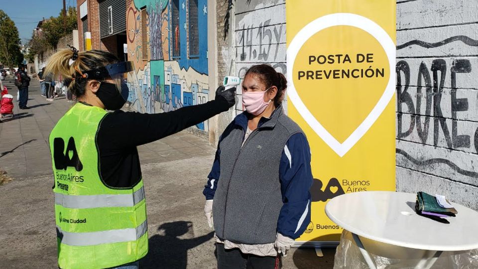Los testeos de temperatura se realizan en varios sectores de Buenos Aires.