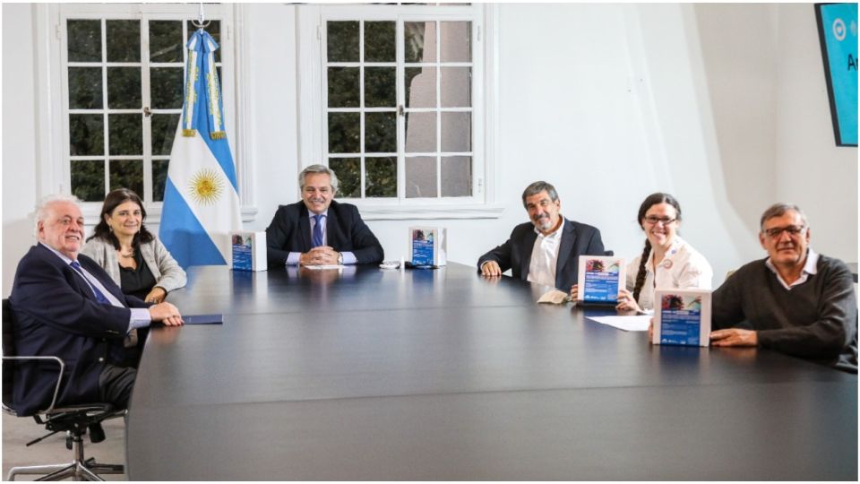 Alberto Fernández anunció la fabricación argentina de testeos rápidos de Covid-19.