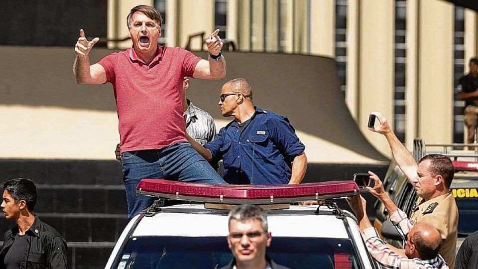NO PASA NADA. Pese a la cantidad de muertos y contagiados de Covid-19, Bolsonaro se niega a adoptar medidas de aislamiento y no quiere que “se cierre” la economía.