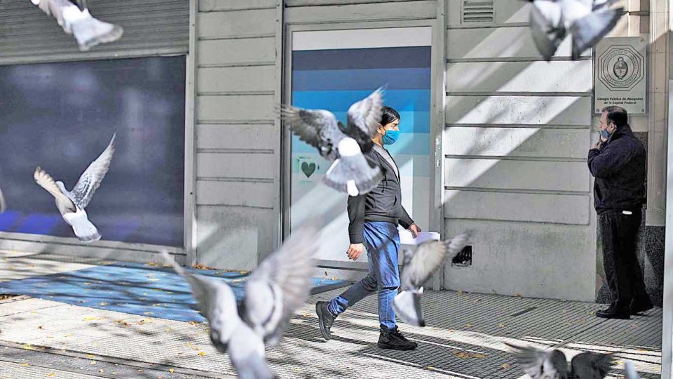 Pandemia. La sociedad aprobó mayoritariamente los cursos de acción establecidos por el Gobierno y cumplió con las pautas establecidas.