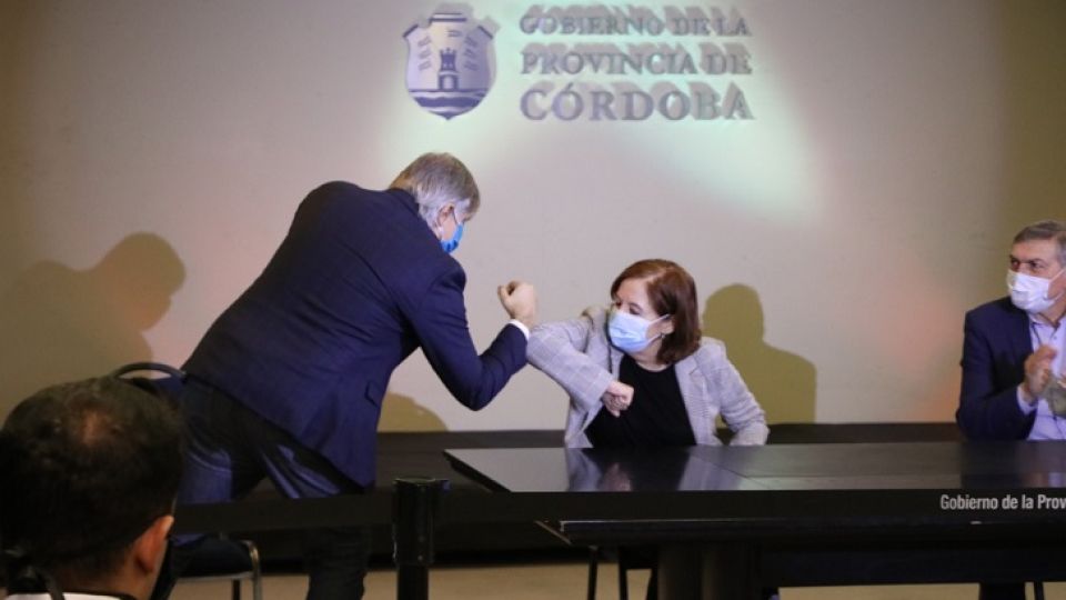 CODO A CODO. El intendente Llaryora y la diputada Vigo juntos el jueves en El Panal.