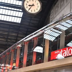 Italo Treno, empresa de alta velocidad que une las ciudades turísticas de Italia, cerró provisoriamente sus salones VIP en las estaciones.