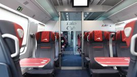 En Italo se aseguran de marcar las ubicaciones inhabilitadas para cumplir con la separación interpersonal.