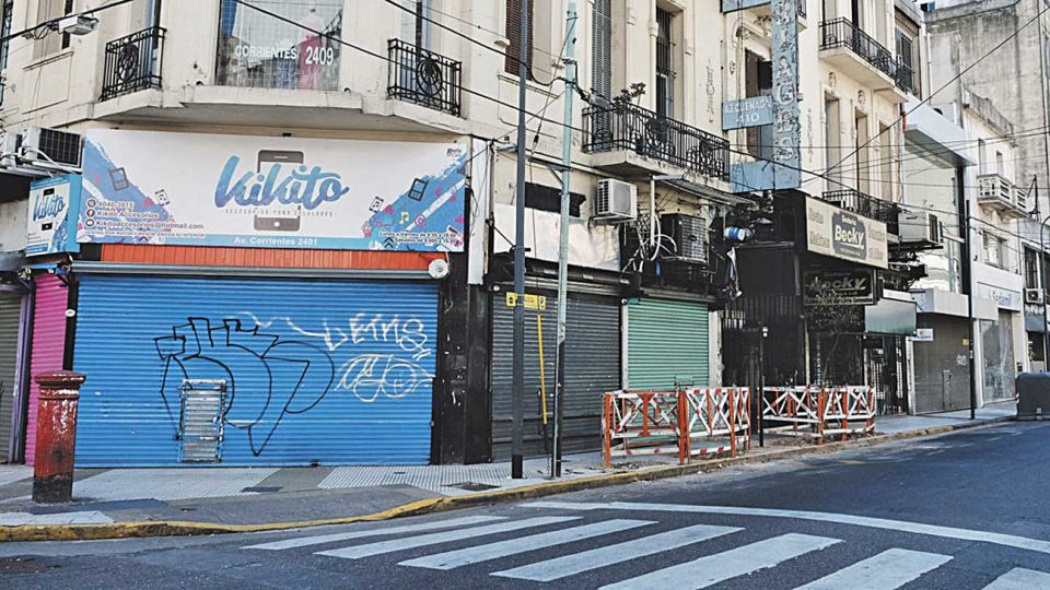 Preocupación. Según un informe del Observatorio Pyme, hay 26 mil empresas en riesgo de cerrar las puertas. La Casa Rosada analiza medidas, con vigencia hasta el 31 de diciembre, para facilitar los acuerdos preventivos extrajudiciales entre deudores y acreedores.
