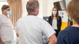 Sophie Wilmes en hospital Bélgica