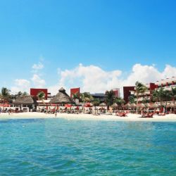 Cancún quiere salir de la crisis volviendo a recibir turistas, para lo que comenzaron a adaptar sus protocolos a la protección de sus huéspedes contra el Covid-19