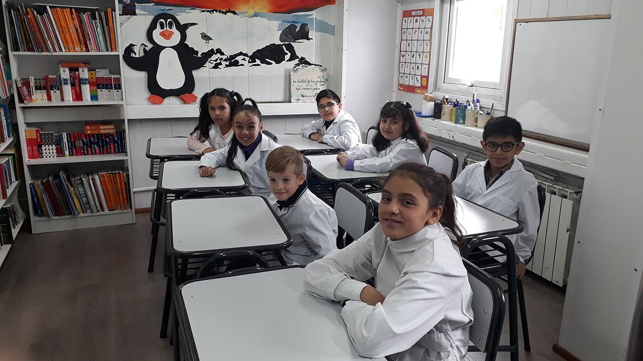 Escuela en la Antártida,Base Antartica Esperanza