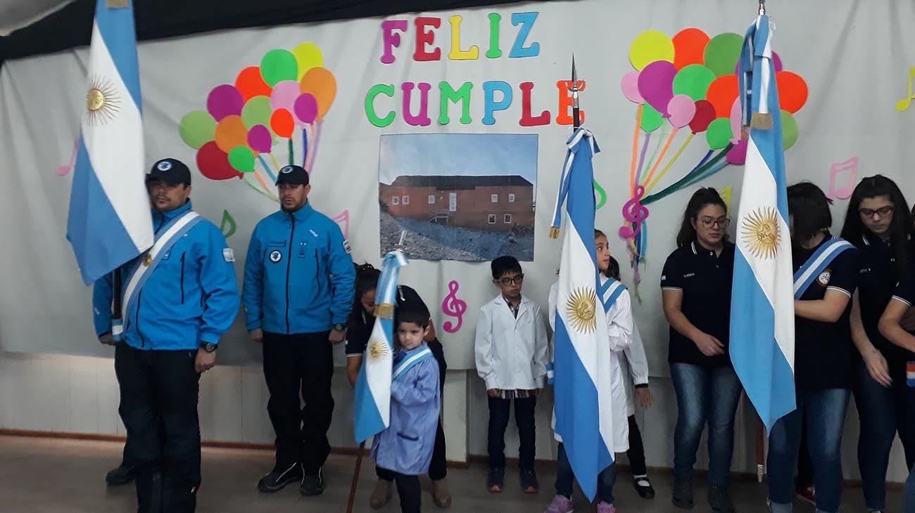 Escuela en la Antártida,Base Antartica Esperanza