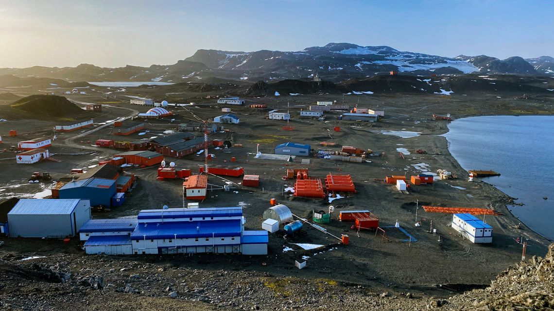 Handout picture released by Chile's Air Force press office showing the Eduardo Frei Antarctic base, at the Fildes Peninsula, west of King George island, on May 10, 2020. While the new coronavirus spreads all over the world, there is only one continent that still breathes relieved: Antarctica. 
