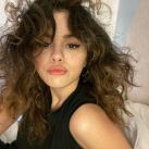 Selena Gomez mostró su drástico cambio de look y es furor en las redes