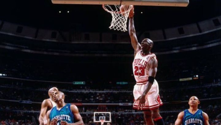 Michael Jordan evolucionó su juego a fuerza de trabajo físico, mental y táctico. 