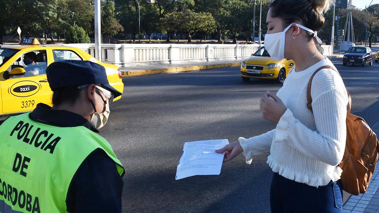 Ciudades de Córdoba, Buenos Aires y Río Negro dieron marcha atrás con la flexibilización