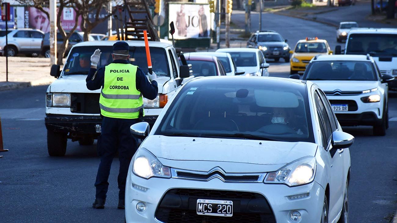 Ciudades de Córdoba, Buenos Aires y Río Negro dieron marcha atrás con la flexibilización