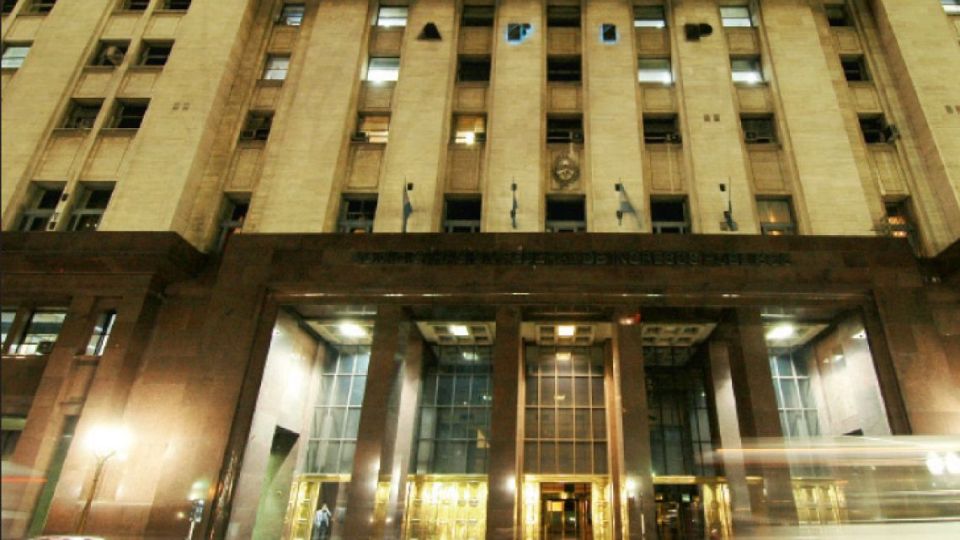 Tributaristas polemizan sobre la ofensiva de la AFIP contra la evasión