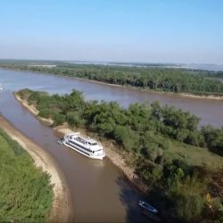 La bajante del río Paraná dejó varado al barco más icónico de Rosario.