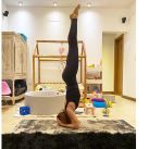 Mariana Brey practica yoga con sus hijos