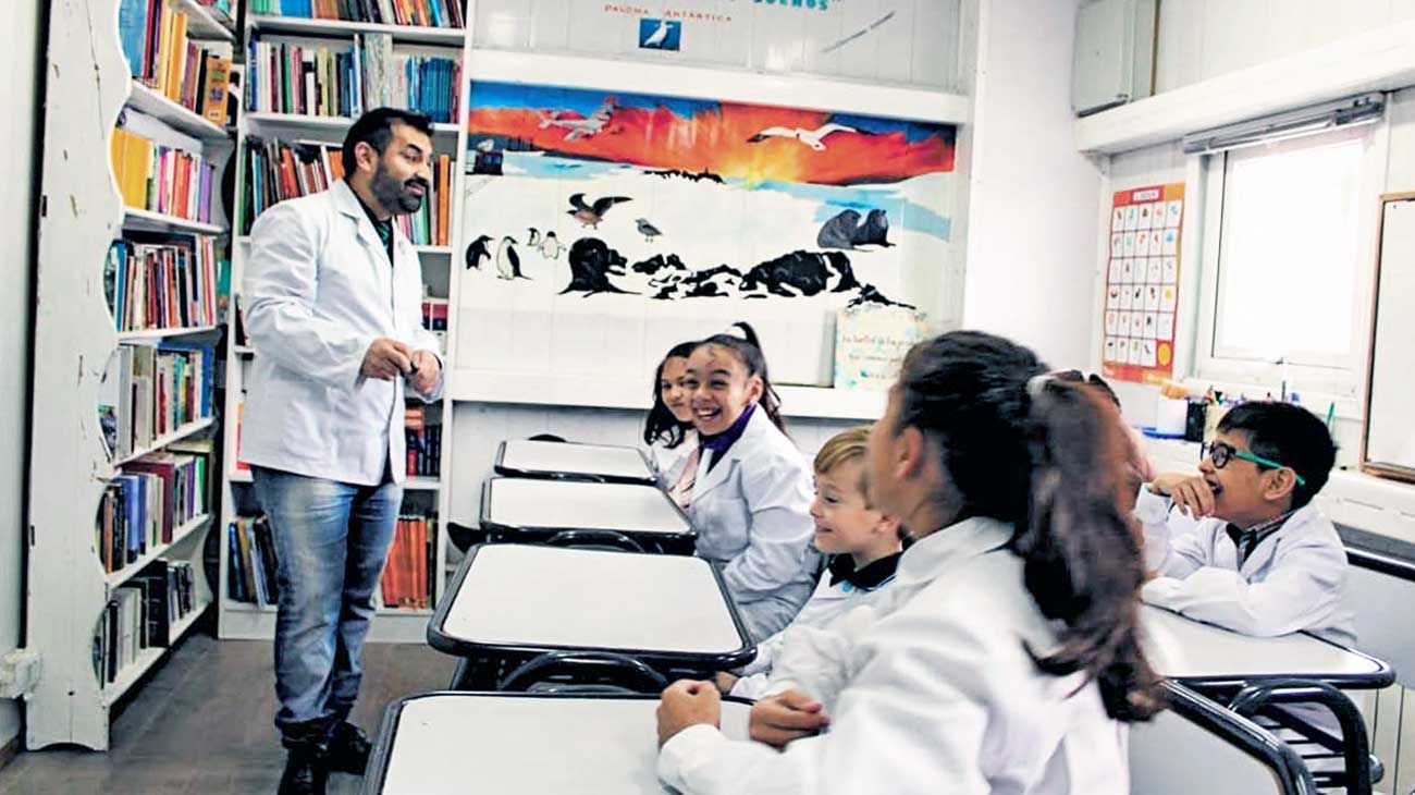 Rutina. La escuela cumple una función no solo educativa: también ejerce un lugar social de organización de la vida de los alumnos.