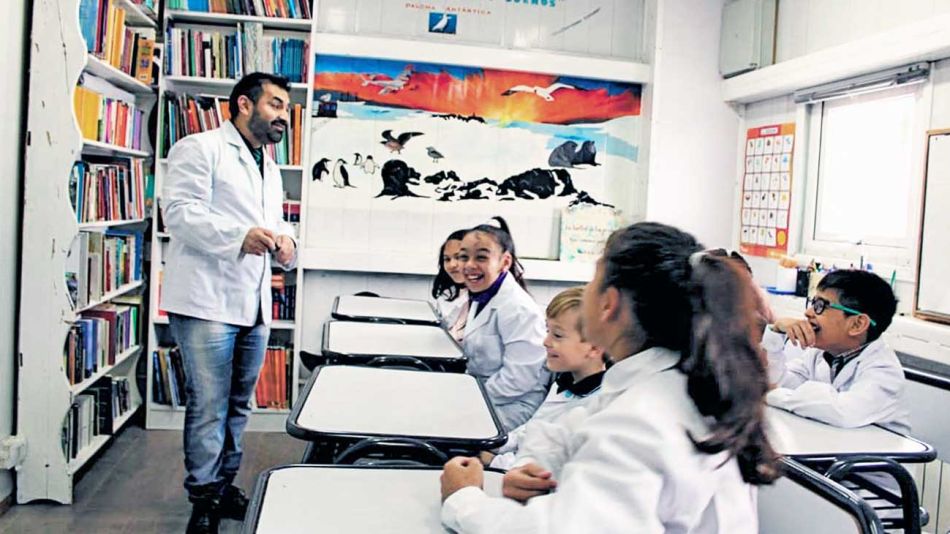 20200523_antartida_escuela_baseantarticaesperanza_g