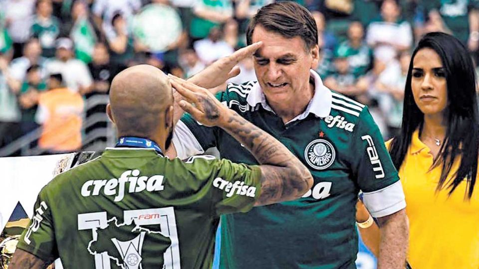 Sin limite. “Los futbolistas quieren volver a jugar”, justificó el presidente brasileño.