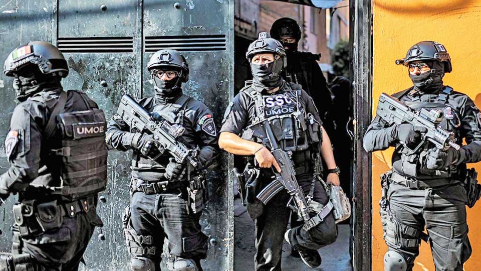 Camioneta. Apareció con doce cadáveres en Michoacán. El Ejército, desplegado.