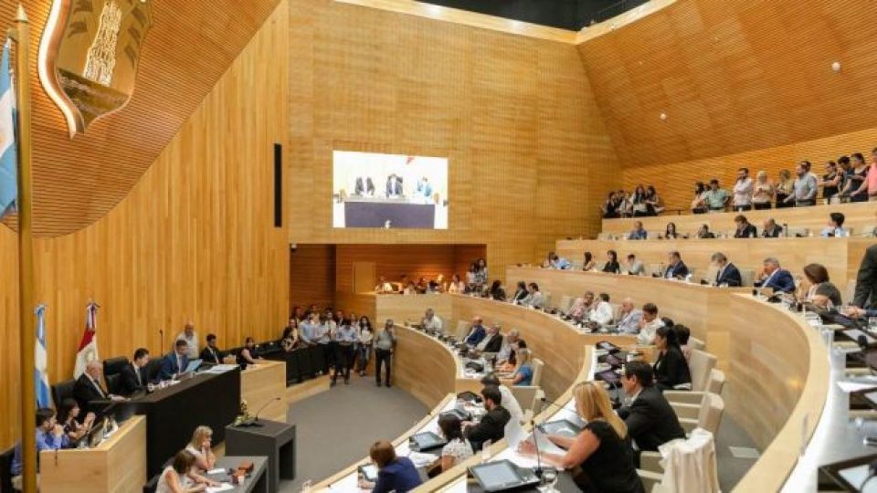 LA REFORMA. Con trámite express, la Unicameral aprobó una profunda reforma que cambiará las jubilaciones actuales y futuras.