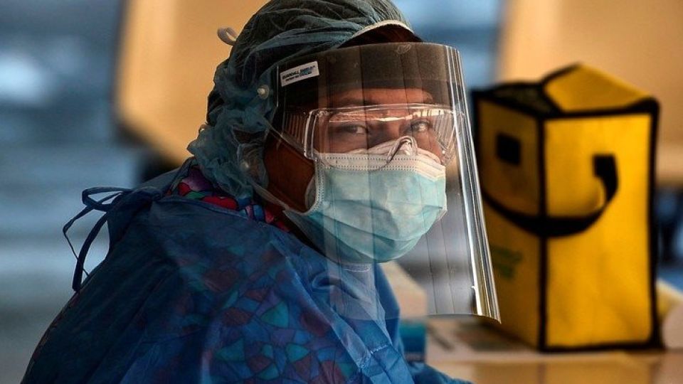 Fabrican máscaras 3D para donar