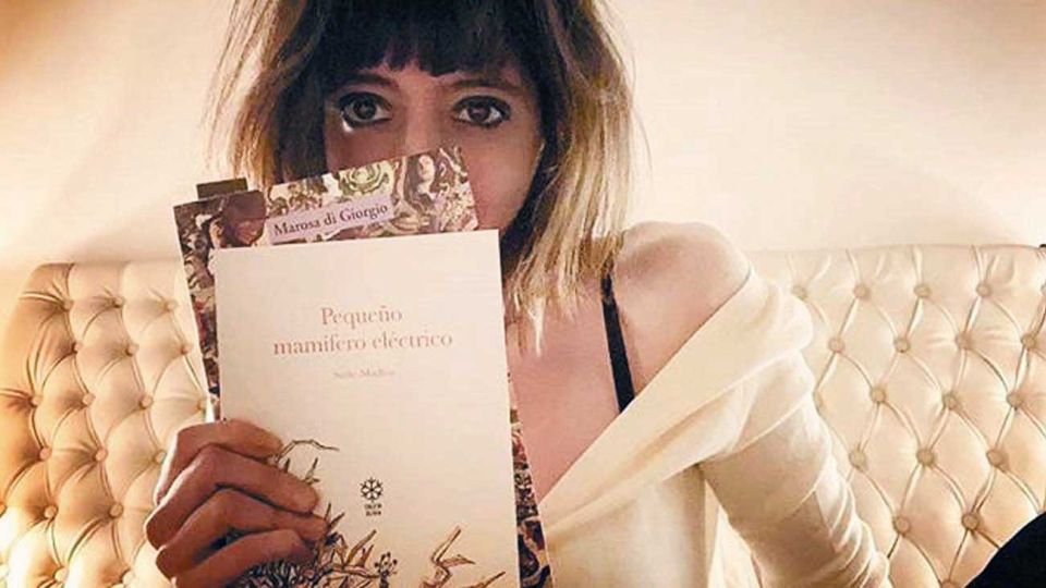 Lecturas. En uno de sus últimos posteos, Florencia recomienda la poesía de Marosa di Giorgio.