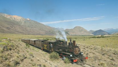 El Expreso Patagónico La Trochita, uno de los atractivos turísticos más representativos de Esquel y la Patagonia, cumple tres cuartos de siglo de vida.