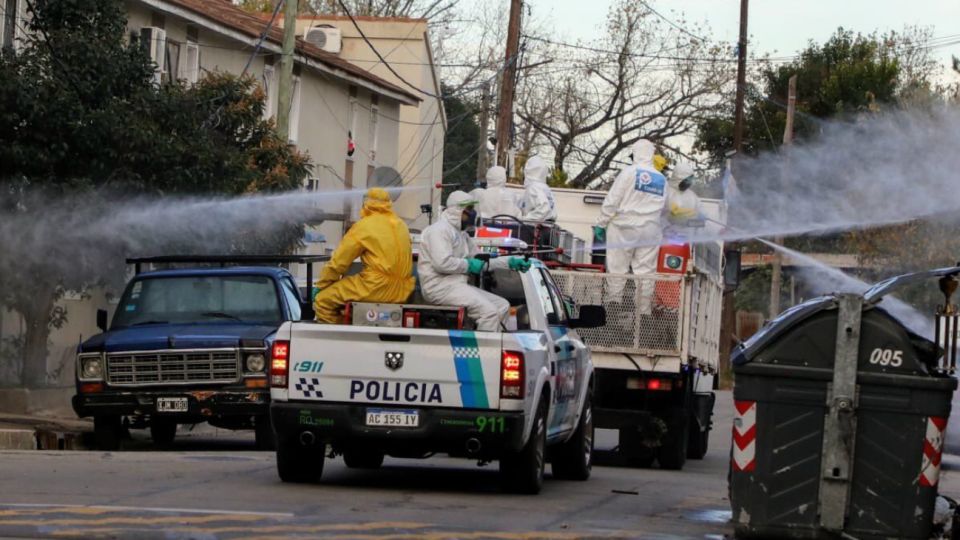 En Villa Azul se diagnosticaron 53 casos positivos de coronavirus y quedan 50 en estudio.