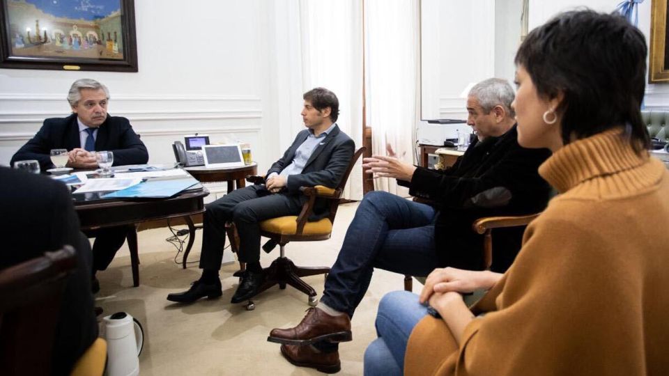 Alberto Fernandez en La Plata junto a Kicillof, Mendoza y Ferraresi.