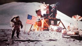 El Apolo 15 fue la primera misión donde se utilizó un Rover Lunar (LRV).