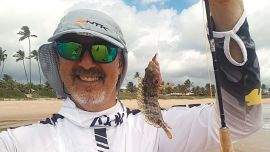 Pescaditos de roca no se resisten a una ninfa; a veces toman en los strippeos y en otras se los jiggeamos en los agujeros entre piedras.