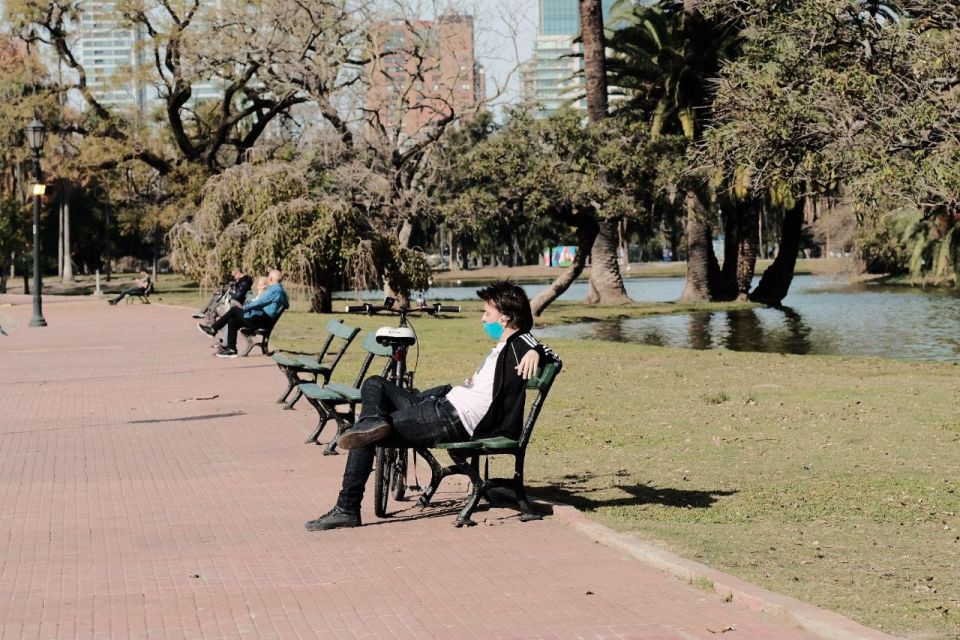 GENTE HACIENDO ACTIVIDAD FíSICA EN PARQUES 20200529