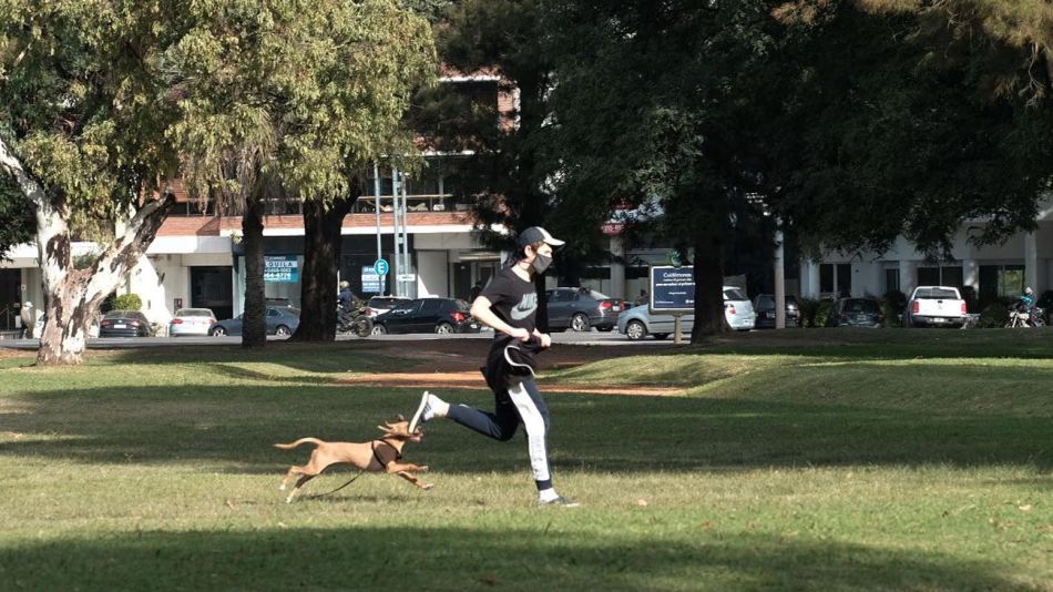 GENTE HACIENDO ACTIVIDAD FíSICA EN PARQUES 20200529