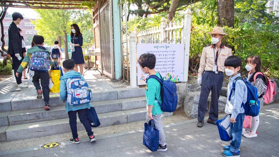 20200530_corea_sur_positivos_cierre_colegios_xinhua_g