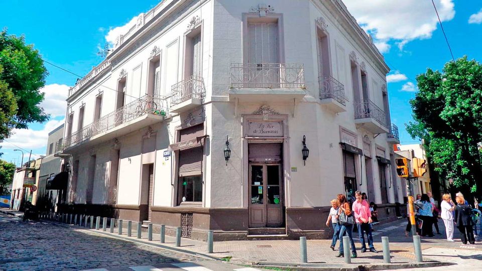 Esquina. En Suárez y Arcamendia, había mejorado su salón.