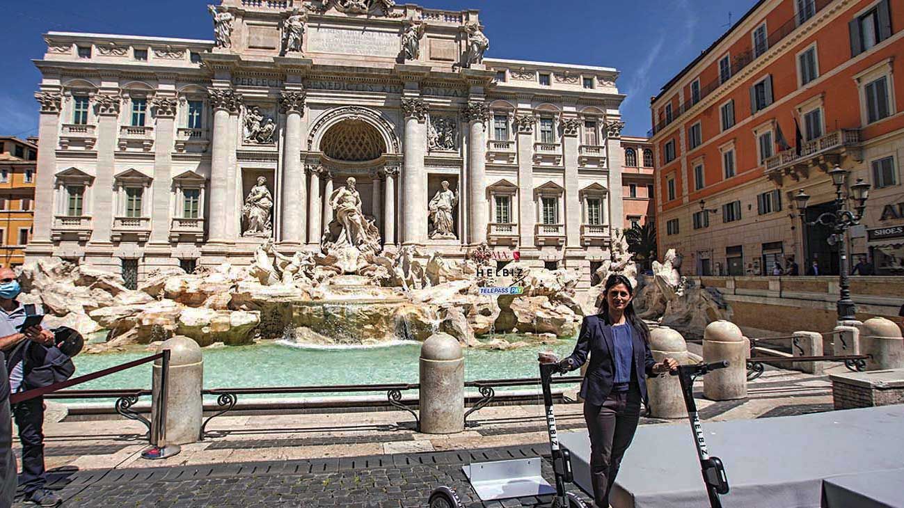 Roma. Italia inicia la “desescalada” con precauciones. Una visita a la Fontana di Trevi.