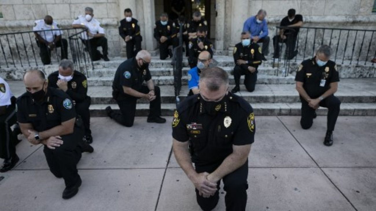 Crecen las protestas en Estados Unidos por el crimen de George Floyd.