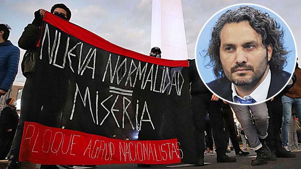 Protestas. Tras la carta de 300 referentes, ayer hubo marchas en autos y de a pie en el Obelisco.