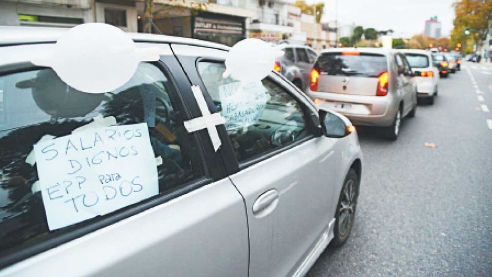 20200531_medicos_salario_protesta_pablocuarterolo_g