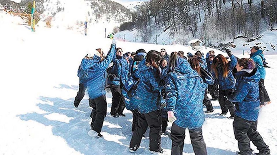 Regreso. Tanto en Bariloche como en Córdoba están expectantes por la vuelta de los viajes escolares.