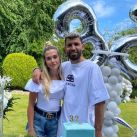 Kun Agüero presumió el ostentoso regalo que le hizo su novia